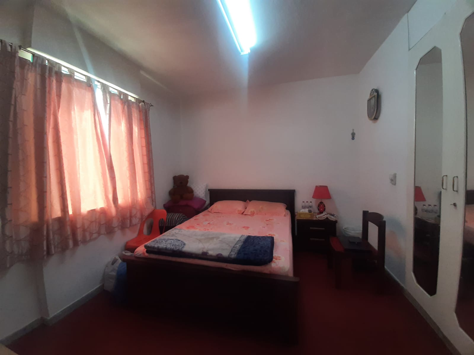 Spacious Room in Hamdan St.