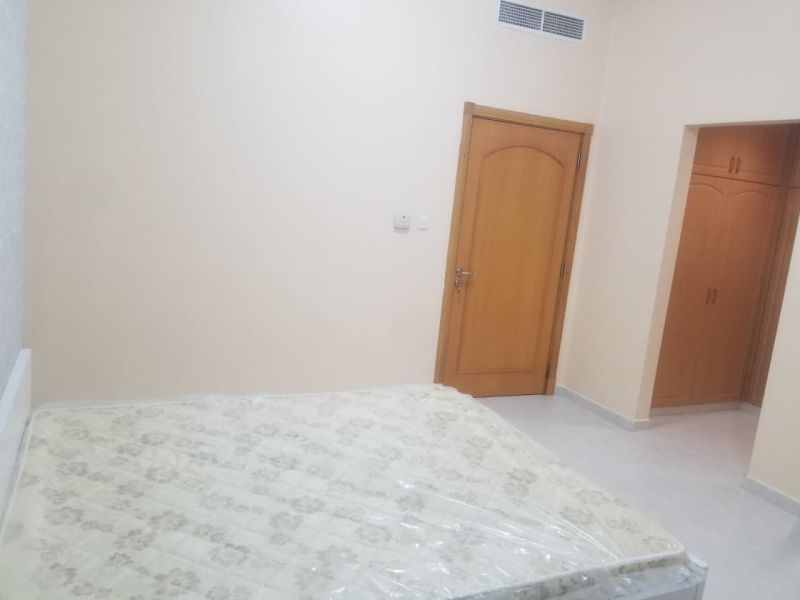 Master bedroom for couple/exe bachelor available near Deira Center Metro.