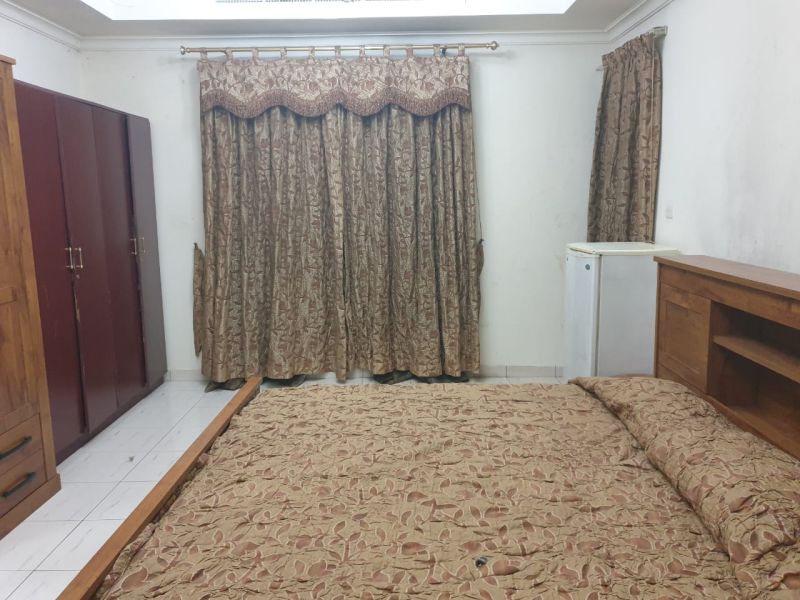 Master bedroom available for rent in a two BHK spacious apartment in Al Mankhool preferably for an Executive bachelor or two Bachelors or a working couple and the other occupant of the apartment is another male.