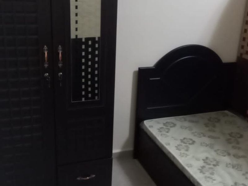 Partiton and bedspaces availble for male In Barsha heights tecom