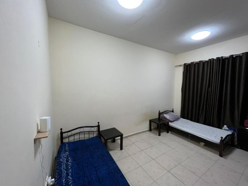 Room for rent availale for 2 in barsha heights