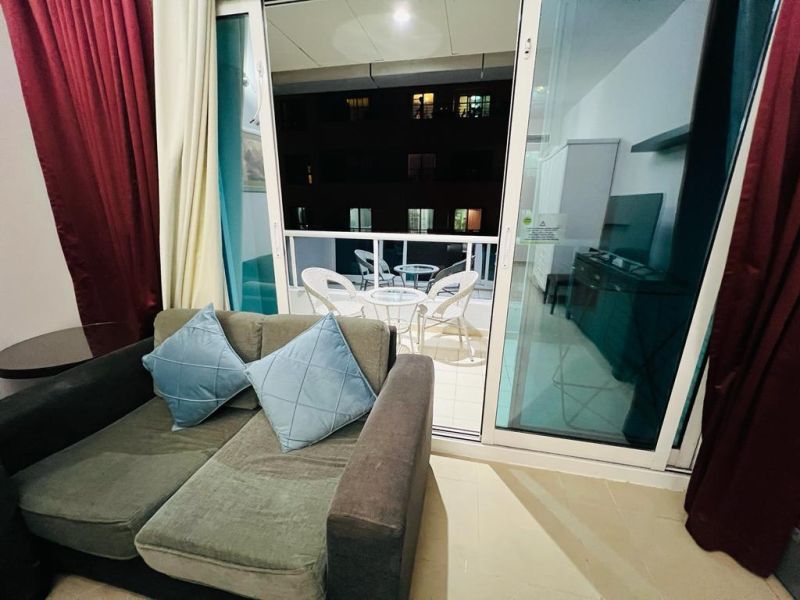 Funsihed master room wth balcony available for rent in Barsha heights tecom