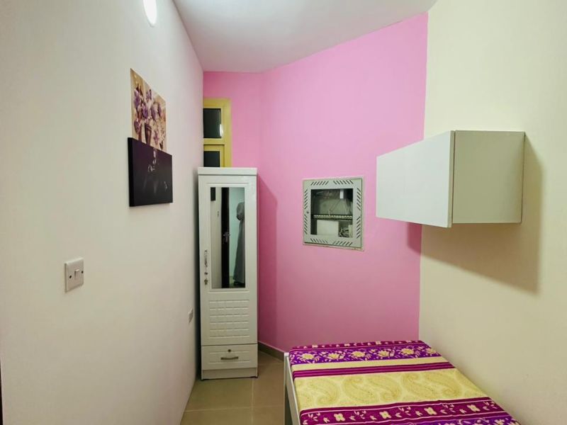 Furnished partitions available for ladies in Al barsha