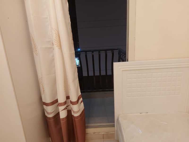 Bedspaces available in Al barsha only for female