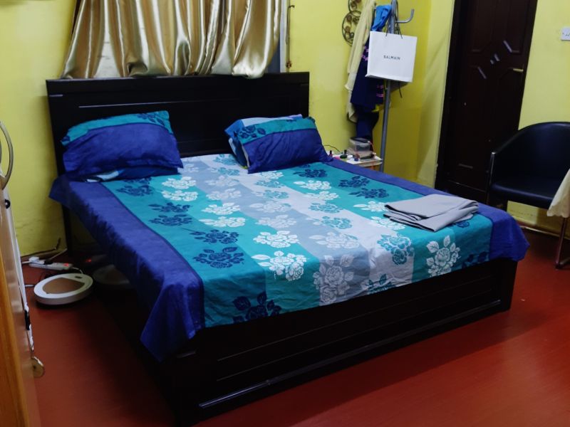 Sharing room / Bed space available for working Indian executive lady, to share with the same. 