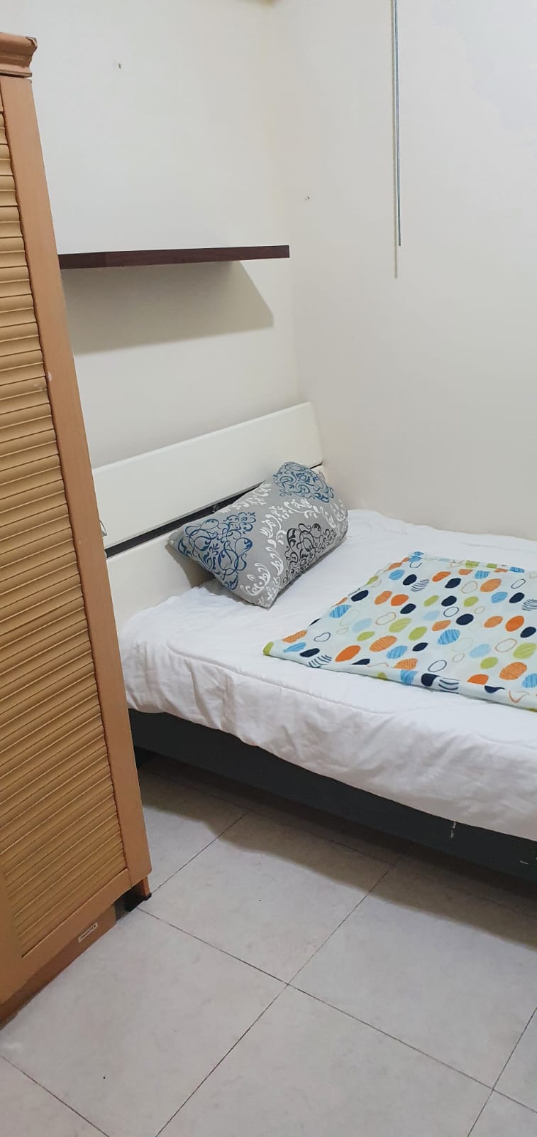 Room with attached wahsroom for executive male or female in Al barsha