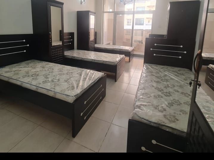 Bedspaces available for male available in Silicon Oasis