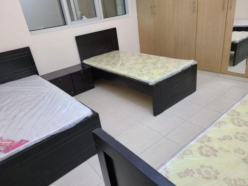 Bedspace for male only 3 persons in a room available in silicon oasis