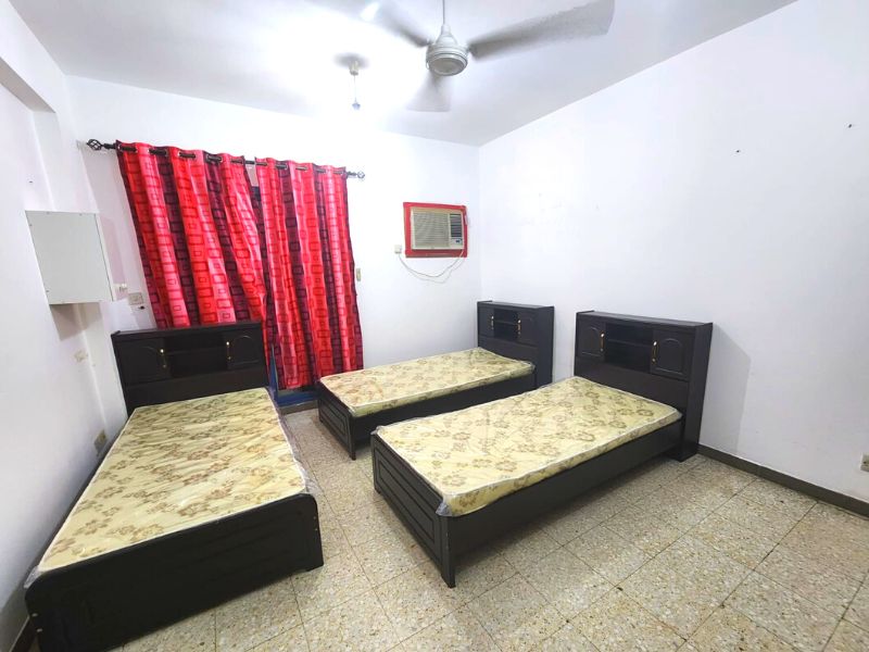 Non-Crowded: 5 Bed spaces available for Women only in AL Karama