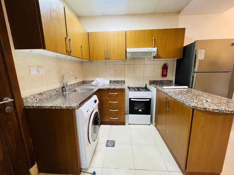 Gents bedspace Available in 1 BHK in Bur Dubai