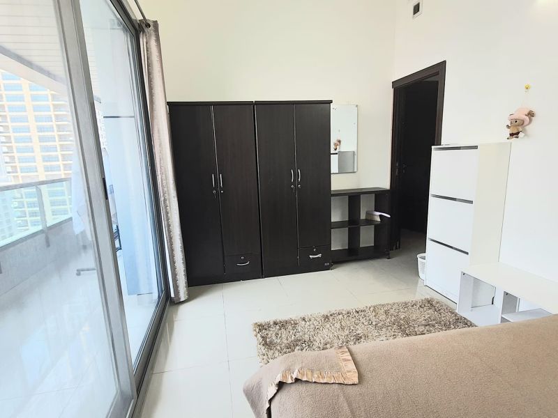 Room in Dubai Marina for rent  with private washroom Attached balcony