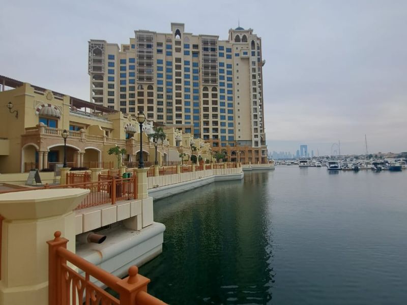 Soothing masters room for rent in Palm Jumeirah.