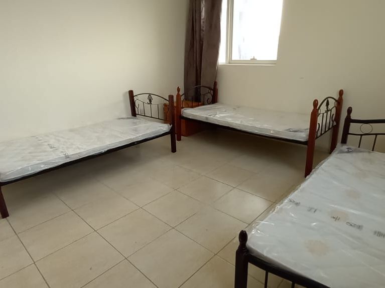 Bed spaces in Room available for gents in DSO