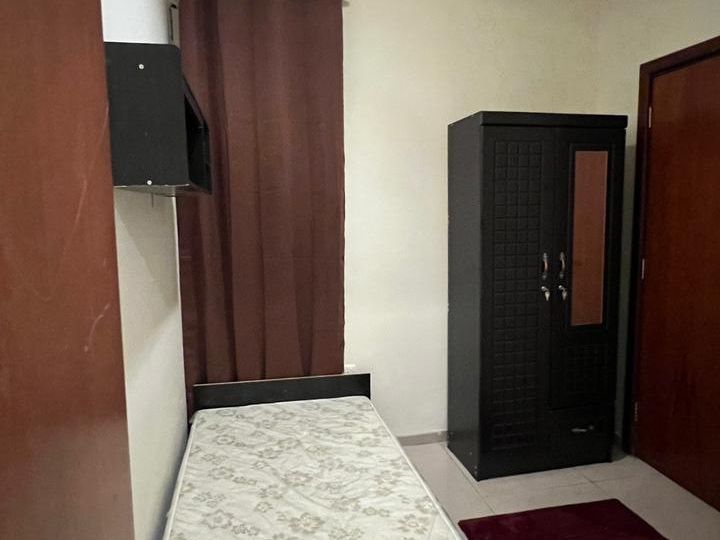 For Ladies only - near MOE small room with attached washroom in 2bhk all inclusive