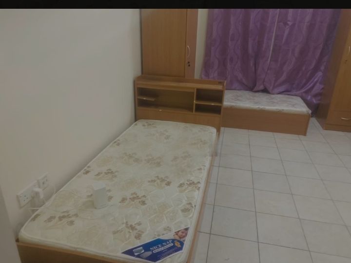 Bed space available for Gents!