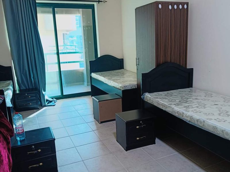 Male bedspaces availale in TECOM for Indians Pakistani and Arabic only
