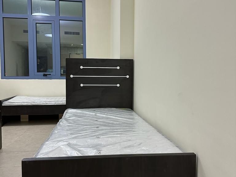 Executive Bed Space available in Silicon Oasis for male only