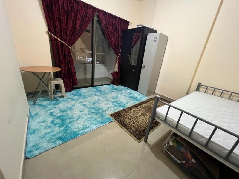 Room Available with balcony for Indian and Pakistai Executive male only non cooking