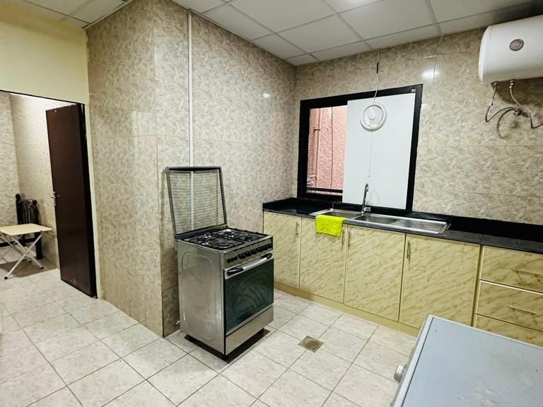 Partitions available for couple single male or female in Al Markaziyah