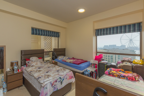 Bedspace in Huge Master room with Attached Bath, Spacious with Friendly Professional Girls													